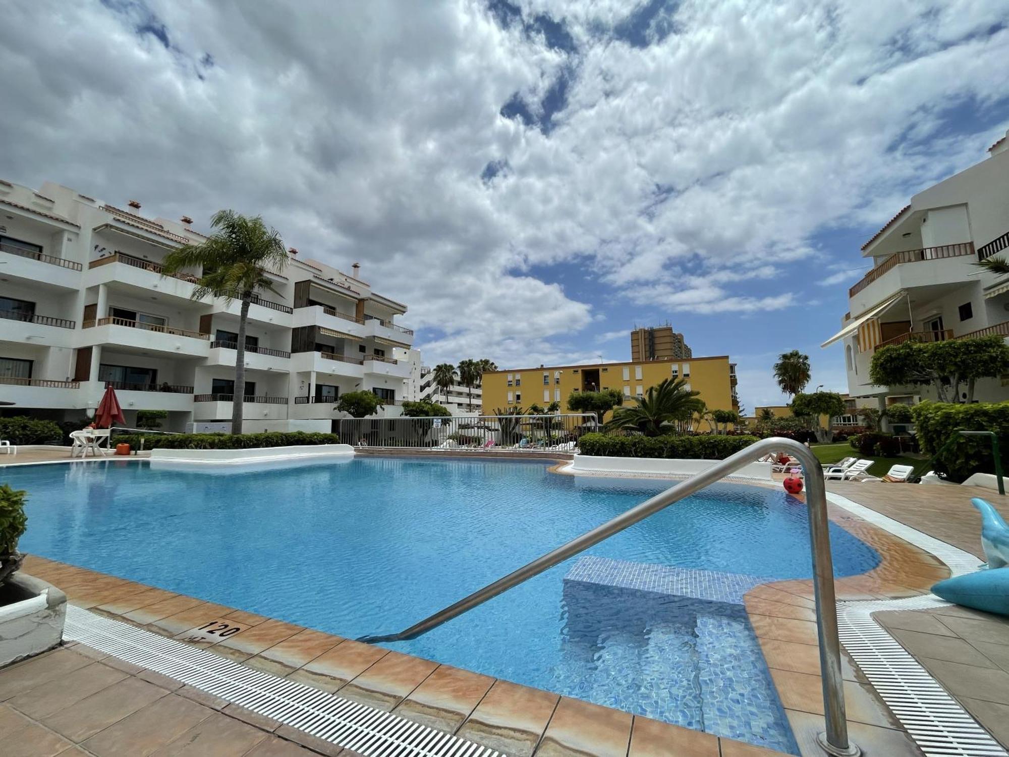 Pool Views Terrace Apartment Лос Кристианос Екстериор снимка