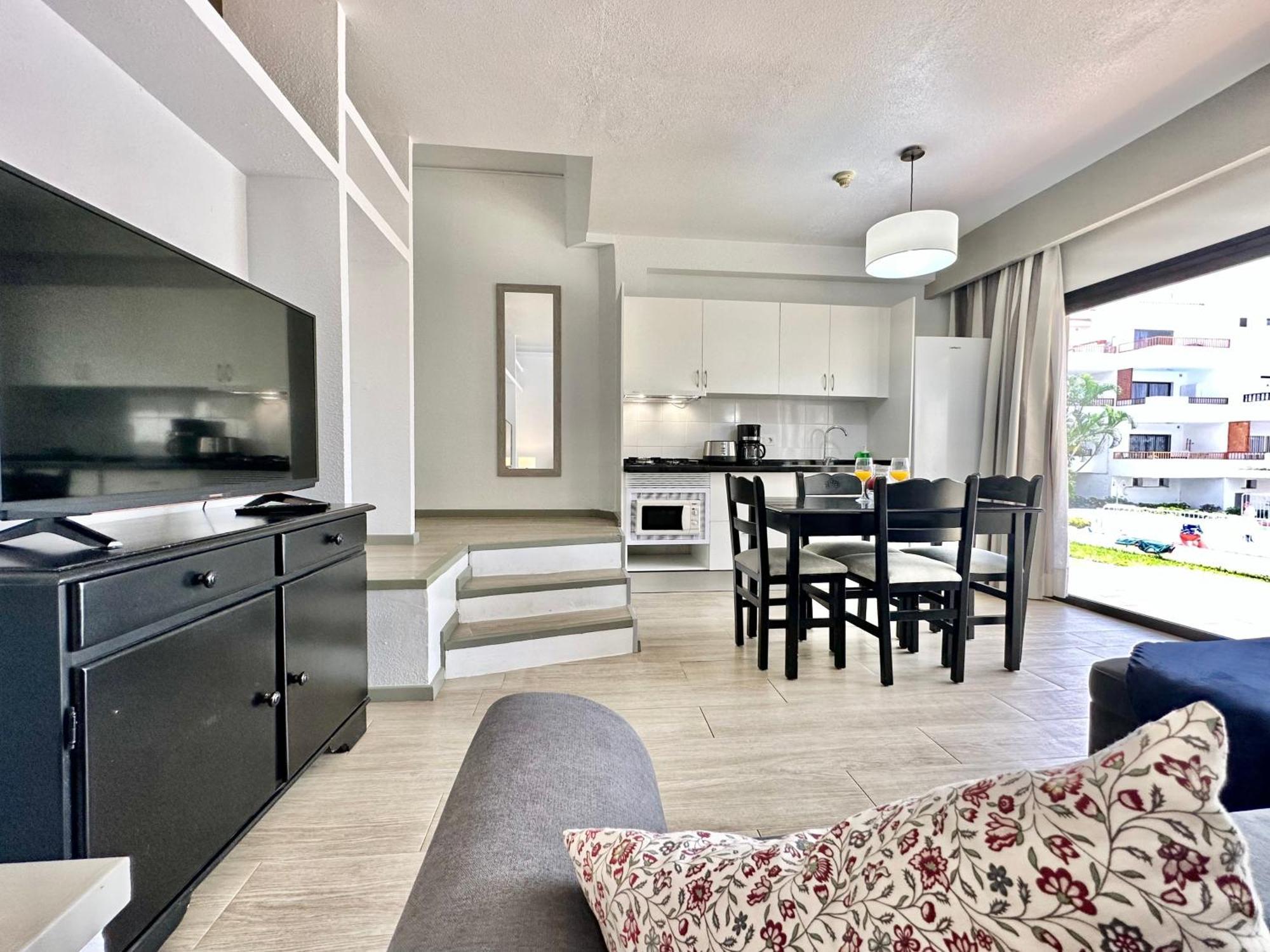 Pool Views Terrace Apartment Лос Кристианос Екстериор снимка