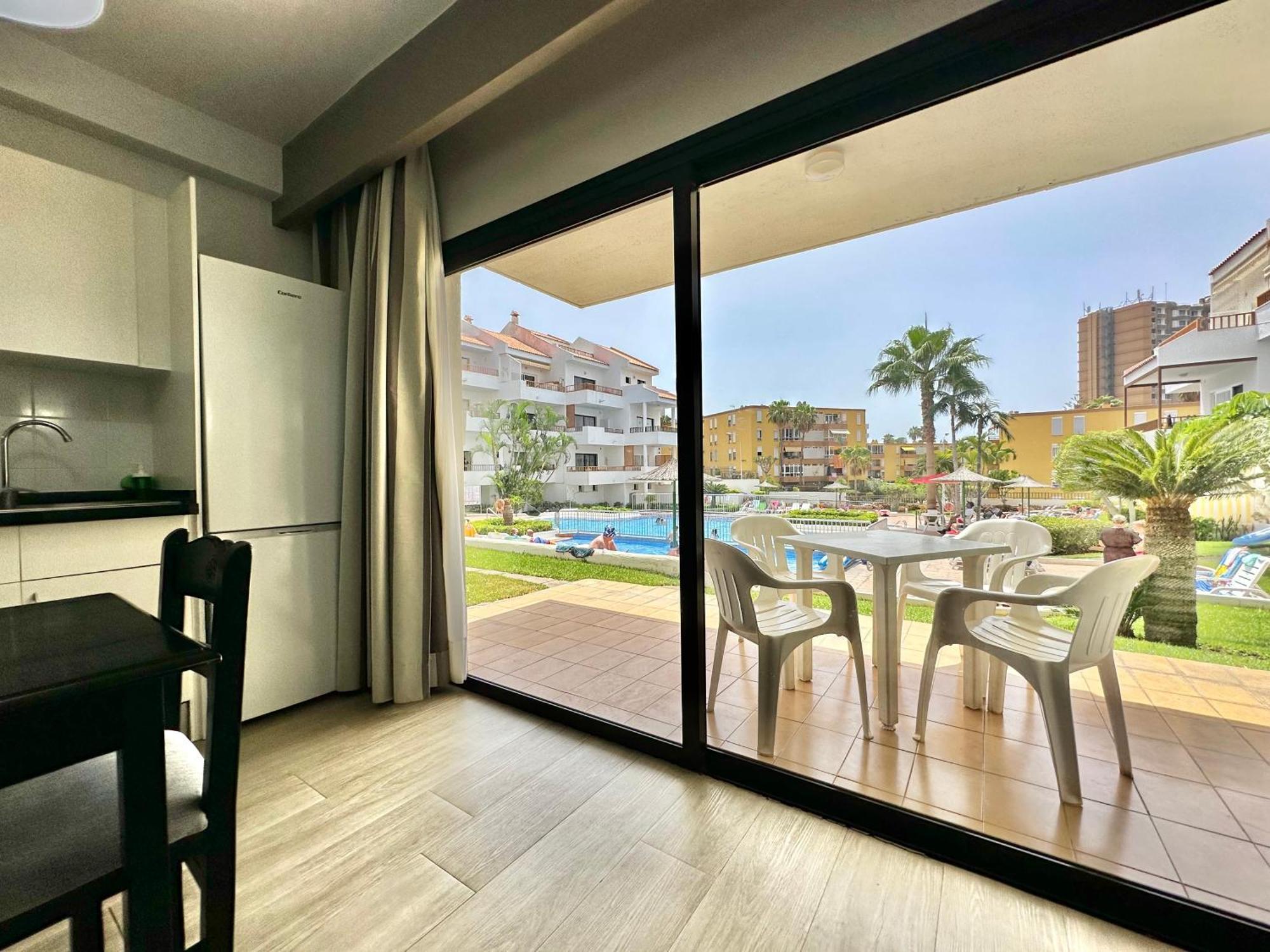 Pool Views Terrace Apartment Лос Кристианос Екстериор снимка